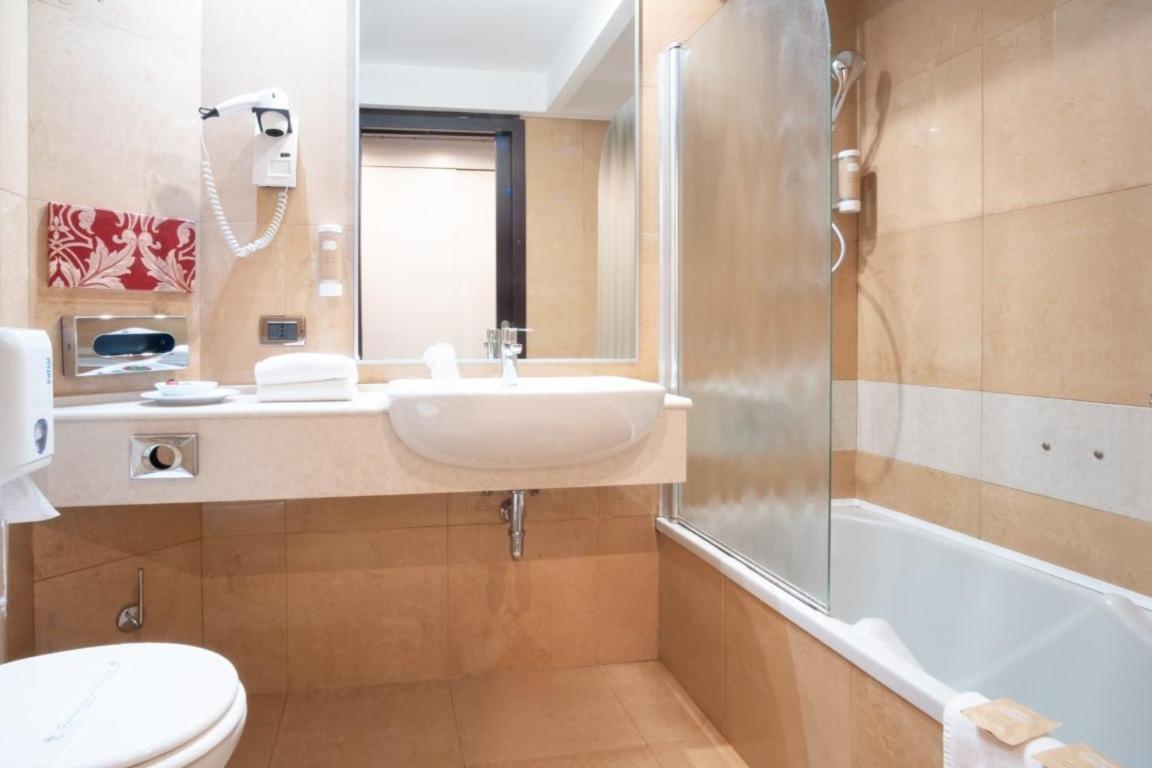 Hotel Degli Imperatori Roma Esterno foto
