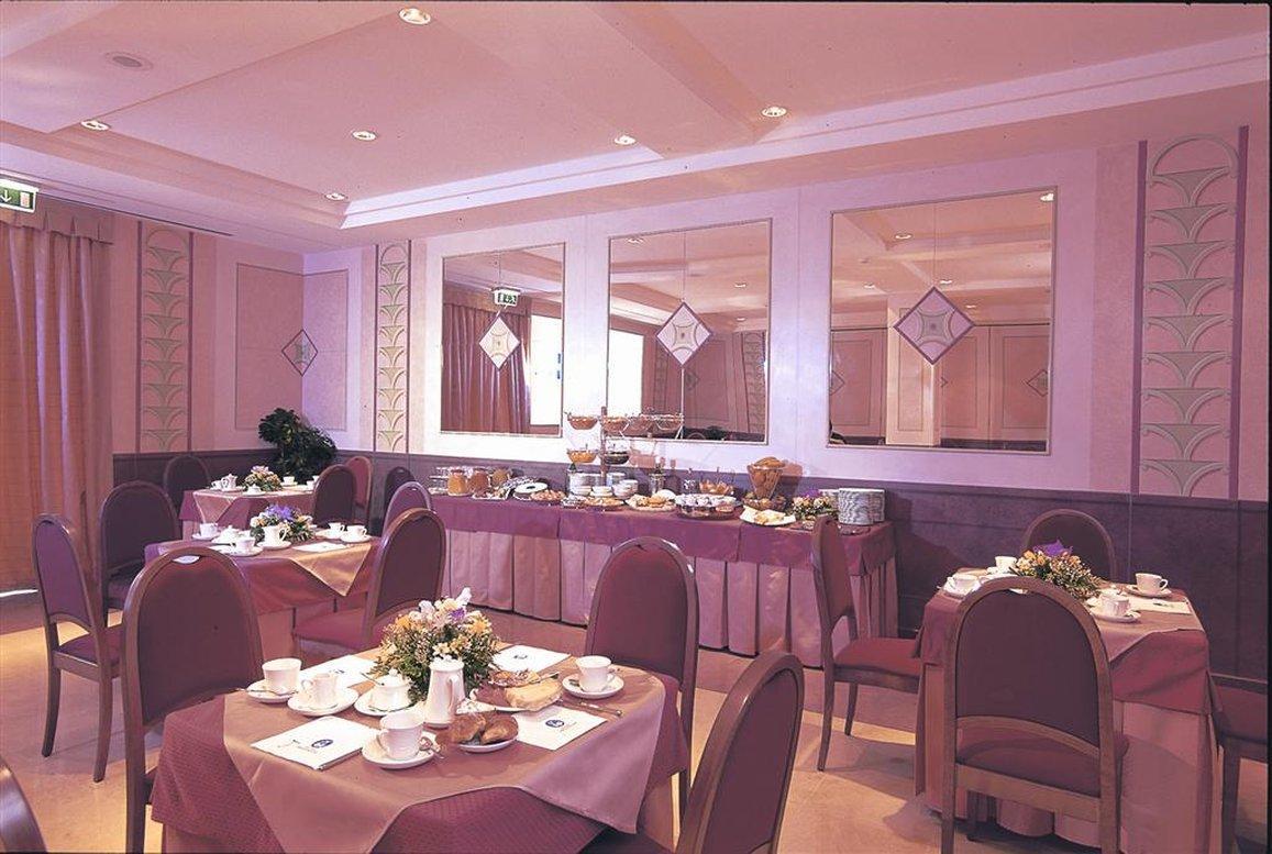 Hotel Degli Imperatori Roma Esterno foto